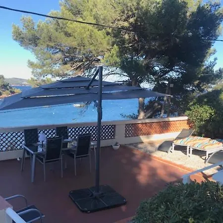 La Grande Bleue Apartment *